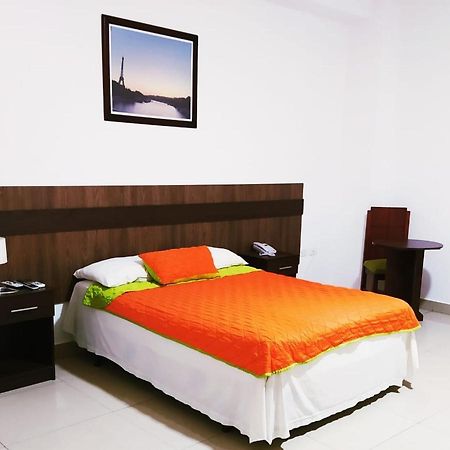 Manta Airport Hotel ภายนอก รูปภาพ